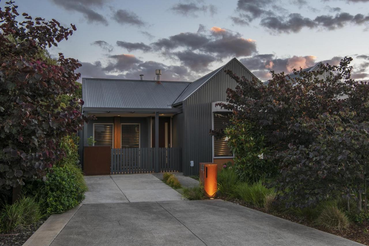 Mews Cottages Gisborne Exterior photo